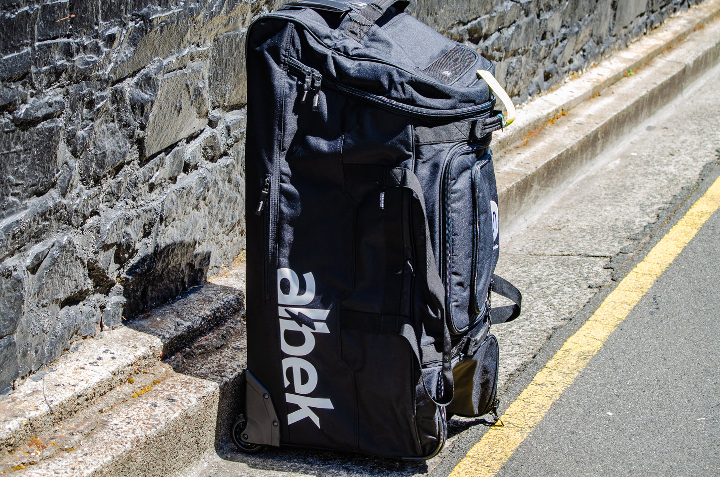 Albek Sprung Gear Bag Meridian Wheeled Covert Black